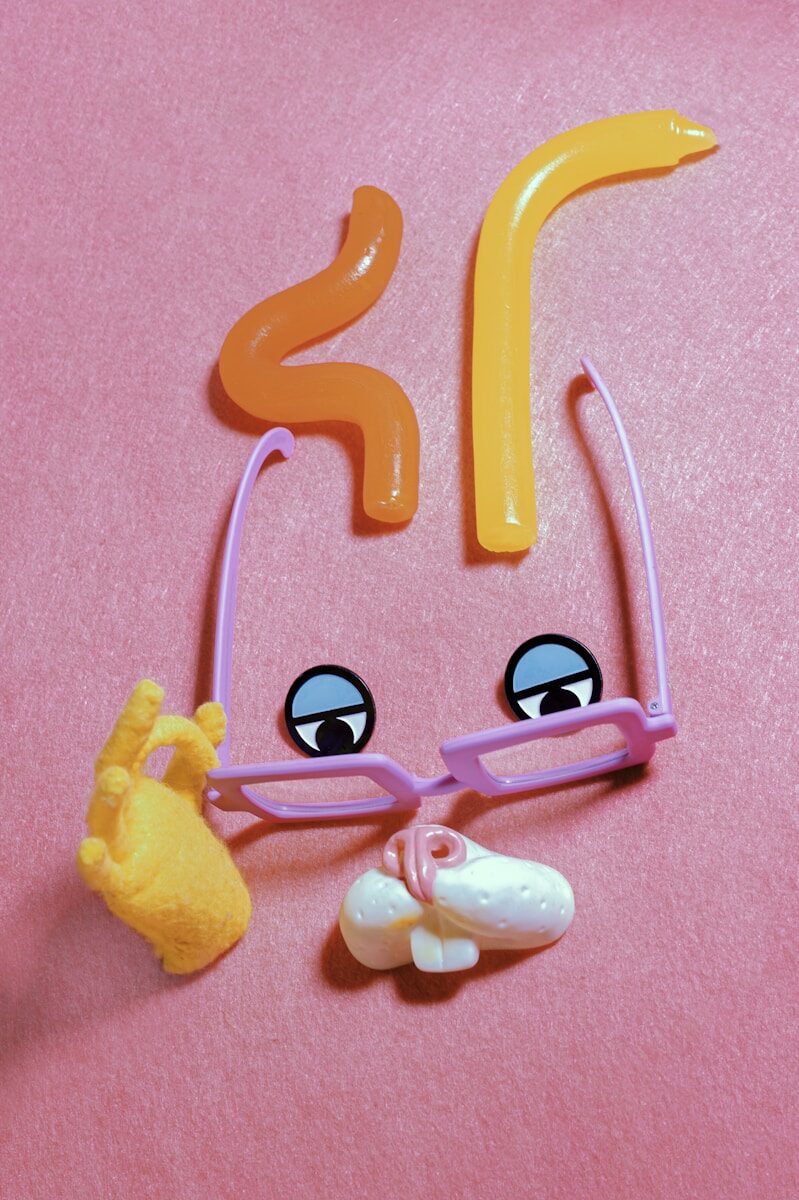 Menokind - Når fordøjelsen driller — Hvad overgangsalderen gør ved din mave pink and white rabbit plush toy